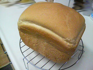 パン焼き器のパン.JPG