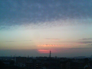 朝陽と雲.JPG