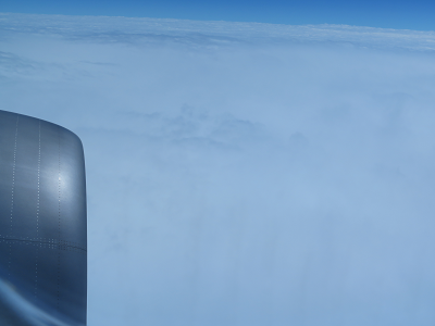 石垣飛行機　厚い雲の上.png